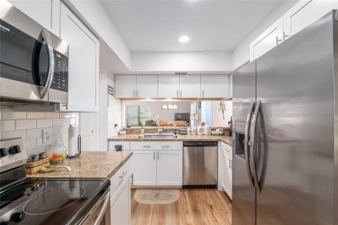 Touwnhouse à vendre à Ocala, Floride: 2 chambres, 118.73 m2 № 1725269 - photo 12