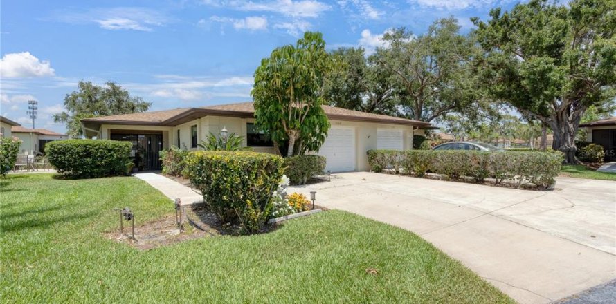 Condo in Bradenton, Florida, 2 bedrooms № 1679598