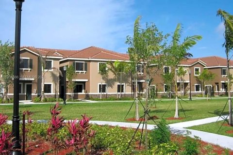 Condominio en alquiler en Cutler Bay, Florida, 2 dormitorios, 75.16 m2 № 1992849 - foto 10