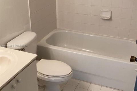 Condominio en alquiler en Cutler Bay, Florida, 2 dormitorios, 75.16 m2 № 1992849 - foto 8