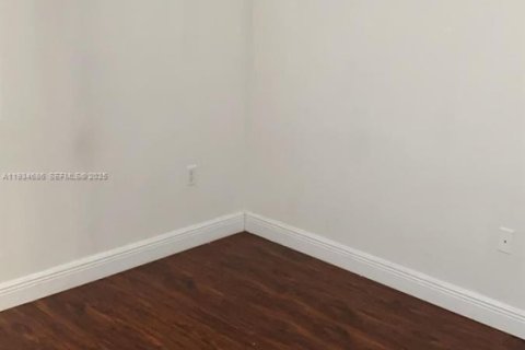 Condominio en alquiler en Cutler Bay, Florida, 2 dormitorios, 75.16 m2 № 1992849 - foto 6