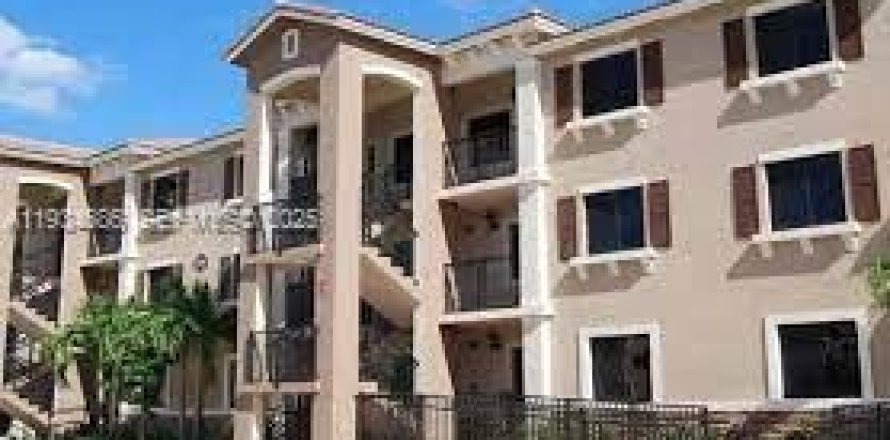 Condominio en Cutler Bay, Florida, 2 dormitorios  № 1992849
