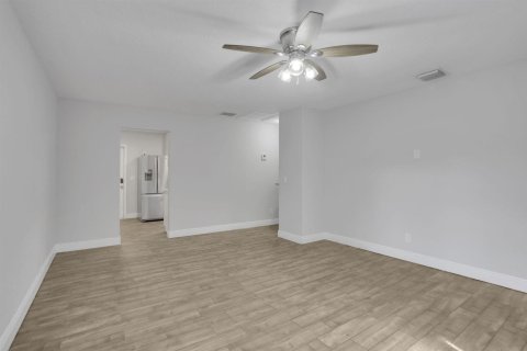 Immobilier commercial à vendre à Delray Beach, Floride: 156.26 m2 № 2251519 - photo 5