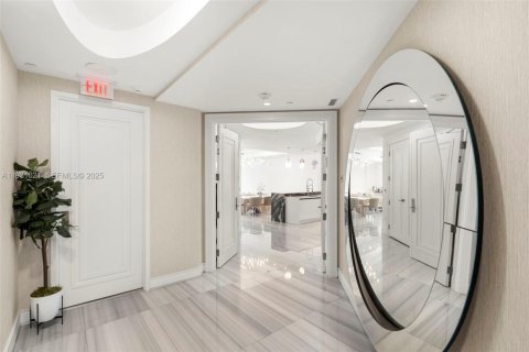 Condo in Sunny Isles Beach, Florida, 4 bedrooms  № 1989757 - photo 18