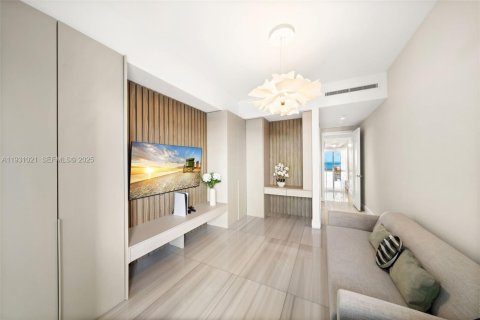 Condo in Sunny Isles Beach, Florida, 4 bedrooms  № 1989757 - photo 15