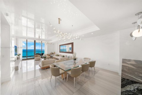 Condo in Sunny Isles Beach, Florida, 4 bedrooms  № 1989757 - photo 6