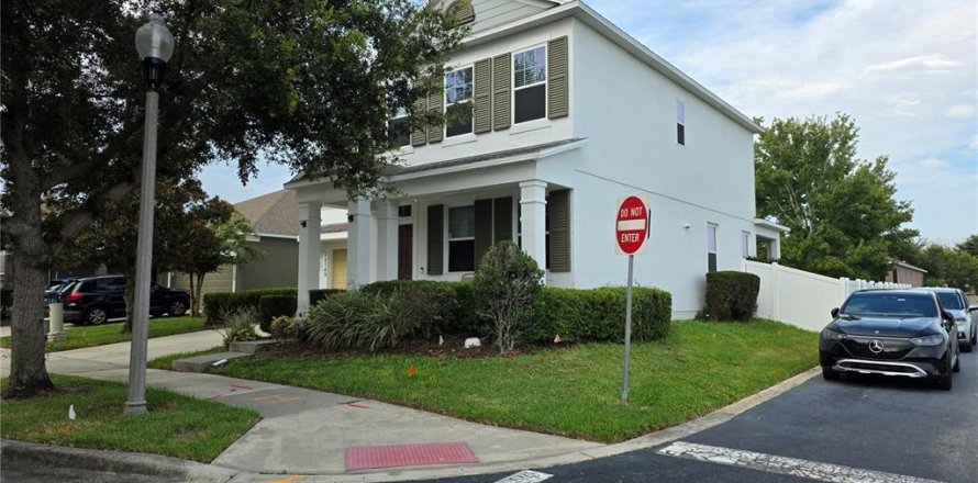 House in Windermere, Florida 4 bedrooms, 203.64 sq.m. № 2280677