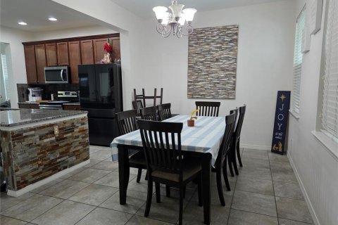 House in Windermere, Florida 4 bedrooms, 203.64 sq.m. № 2280677 - photo 2