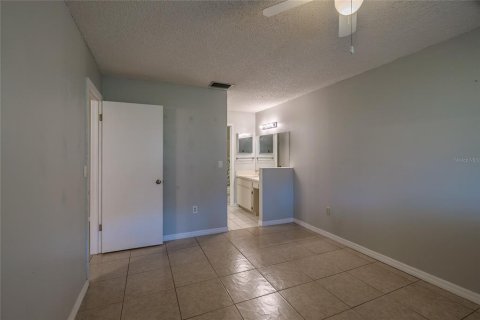 House in Palm Harbor, Florida 2 bedrooms, 90.67 sq.m. № 1905581 - photo 10