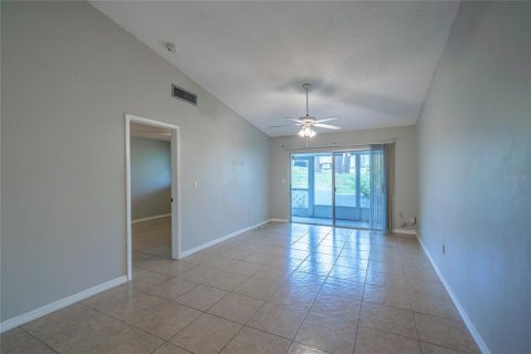 House in Palm Harbor, Florida 2 bedrooms, 90.67 sq.m. № 1905581 - photo 7