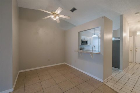 House in Palm Harbor, Florida 2 bedrooms, 90.67 sq.m. № 1905581 - photo 6