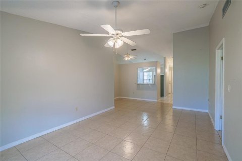 House in Palm Harbor, Florida 2 bedrooms, 90.67 sq.m. № 1905581 - photo 8