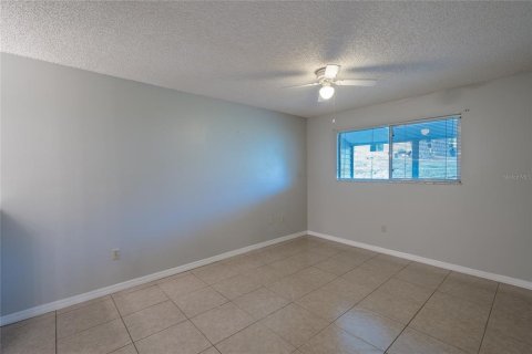 House in Palm Harbor, Florida 2 bedrooms, 90.67 sq.m. № 1905581 - photo 14