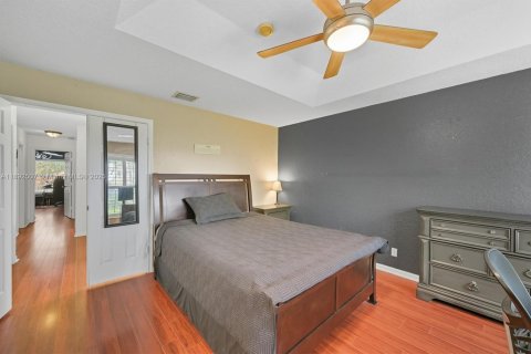 Townhouse in Coral Springs, Florida 3 bedrooms, 142.7 sq.m. № 1945133 - photo 13