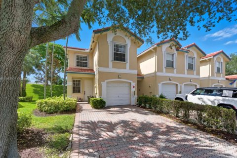 Townhouse in Coral Springs, Florida 3 bedrooms, 142.7 sq.m. № 1945133 - photo 3