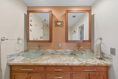 Townhouse in Coral Springs, Florida 3 bedrooms, 142.7 sq.m. № 1945133 - photo 18