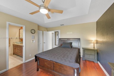 Townhouse in Coral Springs, Florida 3 bedrooms, 142.7 sq.m. № 1945133 - photo 14