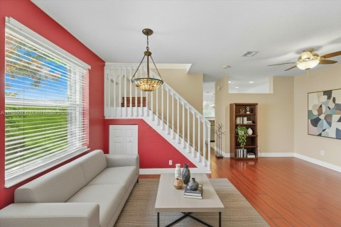 Townhouse in Coral Springs, Florida 3 bedrooms, 142.7 sq.m. № 1945133 - photo 4