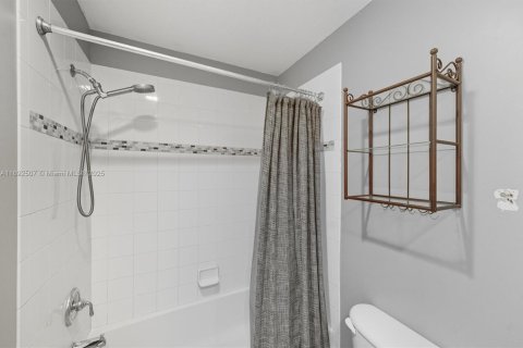 Townhouse in Coral Springs, Florida 3 bedrooms, 142.7 sq.m. № 1945133 - photo 26