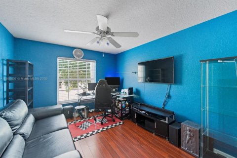Townhouse in Coral Springs, Florida 3 bedrooms, 142.7 sq.m. № 1945133 - photo 25