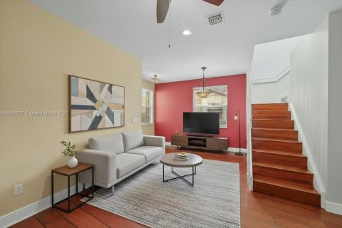 Townhouse in Coral Springs, Florida 3 bedrooms, 142.7 sq.m. № 1945133 - photo 5