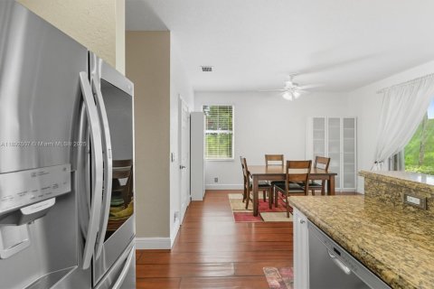 Townhouse in Coral Springs, Florida 3 bedrooms, 142.7 sq.m. № 1945133 - photo 7