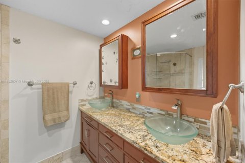 Townhouse in Coral Springs, Florida 3 bedrooms, 142.7 sq.m. № 1945133 - photo 17