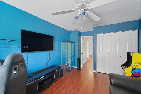 Townhouse in Coral Springs, Florida 3 bedrooms, 142.7 sq.m. № 1945133 - photo 24