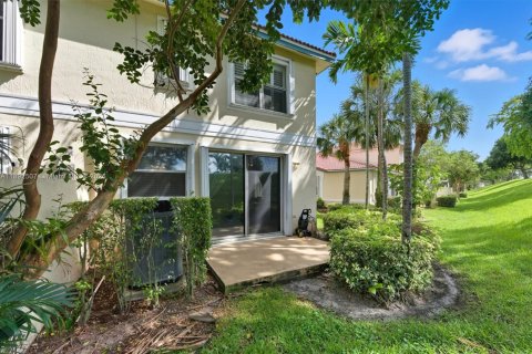 Townhouse in Coral Springs, Florida 3 bedrooms, 142.7 sq.m. № 1945133 - photo 30
