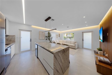 Propiedad comercial en venta en Miami, Florida, 149.11 m2 № 2000021 - foto 8