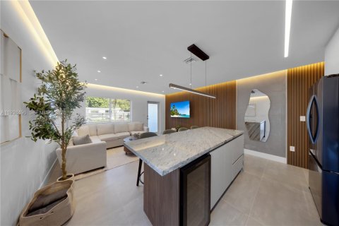 Propiedad comercial en venta en Miami, Florida, 149.11 m2 № 2000021 - foto 9