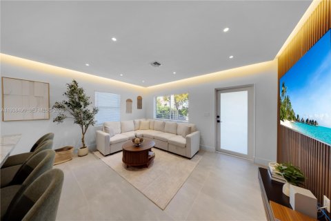 Propiedad comercial en venta en Miami, Florida, 149.11 m2 № 2000021 - foto 7