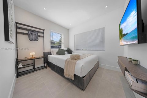 Propiedad comercial en venta en Miami, Florida, 149.11 m2 № 2000021 - foto 12