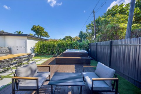 Propiedad comercial en venta en Miami, Florida, 149.11 m2 № 2000021 - foto 23