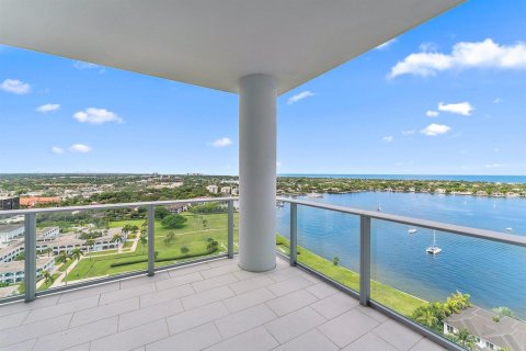 Condo in North Palm Beach, Florida, 4 bedrooms  № 2393191 - photo 13