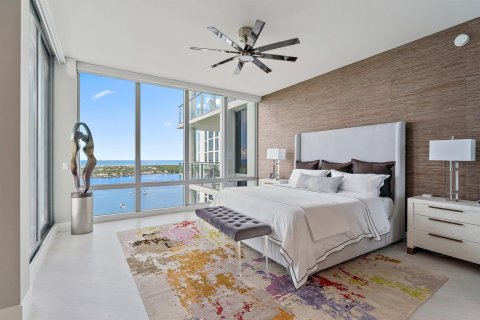 Condo in North Palm Beach, Florida, 4 bedrooms  № 2393191 - photo 10