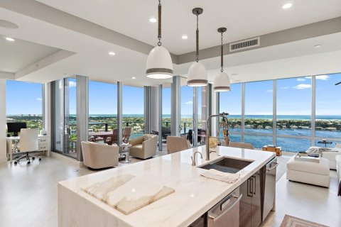 Condo in North Palm Beach, Florida, 4 bedrooms  № 2393191 - photo 7