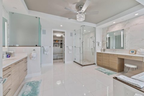 Condo in North Palm Beach, Florida, 4 bedrooms  № 2393191 - photo 15