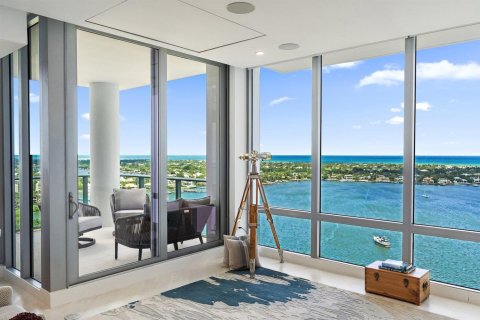 Condo in North Palm Beach, Florida, 4 bedrooms  № 2393191 - photo 2