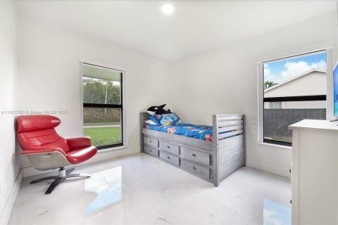 House in Palmetto Bay, Florida 3 bedrooms, 140.47 sq.m. № 1862147 - photo 15
