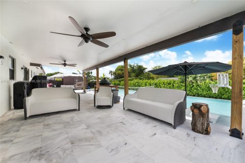 House in Palmetto Bay, Florida 3 bedrooms, 140.47 sq.m. № 1862147 - photo 21