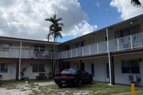 Снять в аренду кондоминиум в Холливуд, Флорида 1 спальня, 53.88м2, № 1796427 - фото 22