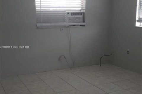 Снять в аренду кондоминиум в Холливуд, Флорида 1 спальня, 53.88м2, № 1796427 - фото 7