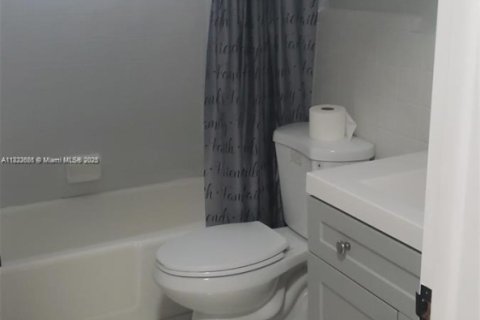 Снять в аренду кондоминиум в Холливуд, Флорида 1 спальня, 53.88м2, № 1796427 - фото 9