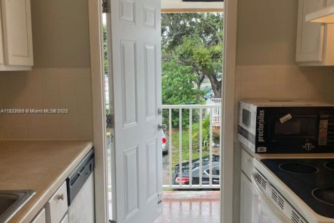 Снять в аренду кондоминиум в Холливуд, Флорида 1 спальня, 53.88м2, № 1796427 - фото 5