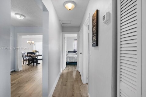 Купить виллу или дом в Санрайз, Флорида 2 спальни, 87.33м2, № 2049659 - фото 19