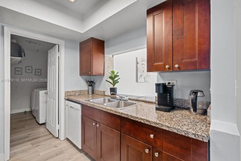 Купить виллу или дом в Санрайз, Флорида 2 спальни, 87.33м2, № 2049659 - фото 8