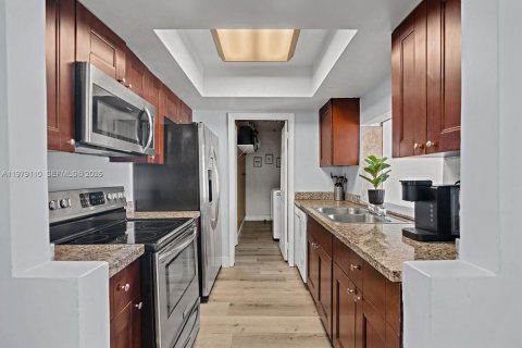 Купить виллу или дом в Санрайз, Флорида 2 спальни, 87.33м2, № 2049659 - фото 9