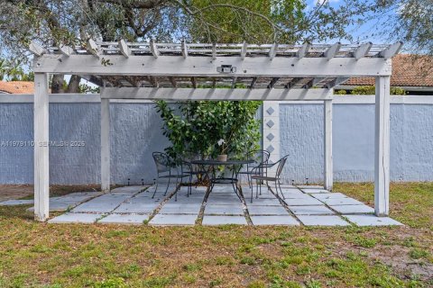 Купить виллу или дом в Санрайз, Флорида 2 спальни, 87.33м2, № 2049659 - фото 26