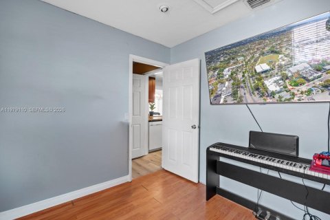 Купить виллу или дом в Санрайз, Флорида 2 спальни, 87.33м2, № 2049659 - фото 14